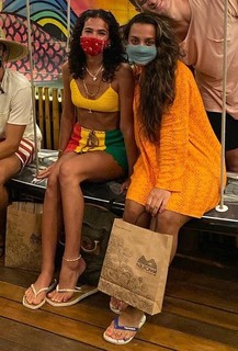 Bruna Marquezine feet photo thumbnail