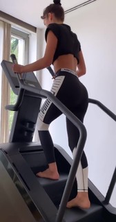 Bruna Marquezine feet photo thumbnail