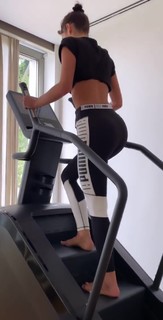 Bruna Marquezine feet photo thumbnail