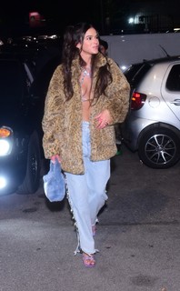 Bruna Marquezine feet photo thumbnail