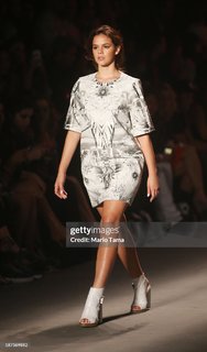 Bruna Marquezine feet photo thumbnail