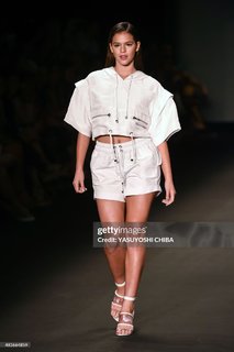 Bruna Marquezine feet photo thumbnail