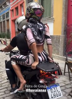 Bruna Marquezine feet photo thumbnail