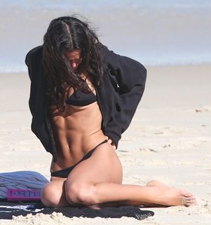 Bruna Marquezine feet photo thumbnail