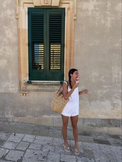 Bruna Marquezine feet photo 8
