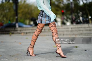 Bruna Marquezine feet photo 9