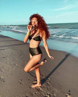 Bruna Vieira feet photo 12