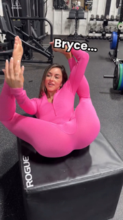 Bryce Adams feet photo thumbnail