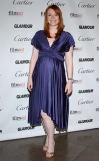 Bryce Dallas Howard feet photo thumbnail