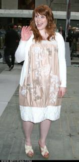 Bryce Dallas Howard feet photo thumbnail