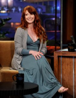 Bryce Dallas Howard feet photo thumbnail
