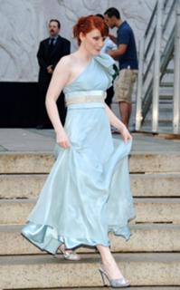 Bryce Dallas Howard feet photo thumbnail