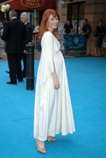 Bryce Dallas Howard feet photo thumbnail