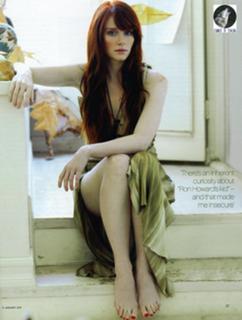 Bryce Dallas Howard feet photo thumbnail