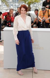 Bryce Dallas Howard feet photo thumbnail