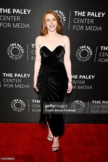 Bryce Dallas Howard feet photo thumbnail