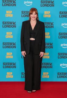 Bryce Dallas Howard feet photo thumbnail