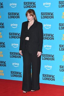 Bryce Dallas Howard feet photo thumbnail