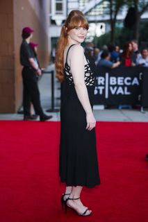 Bryce Dallas Howard feet photo thumbnail