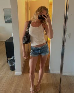 Brynn Rumfallo feet photo 2