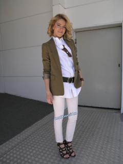 Burcu Esmersoy feet photo thumbnail