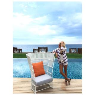 Burcu Esmersoy feet photo thumbnail