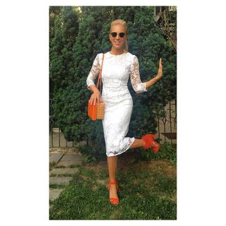 Burcu Esmersoy feet photo thumbnail