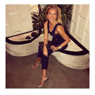 Burcu Esmersoy feet photo thumbnail