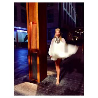 Burcu Esmersoy feet photo thumbnail