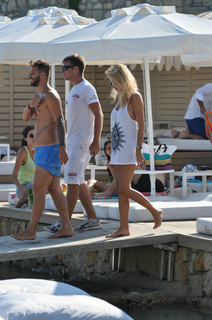 Burcu Esmersoy feet photo thumbnail