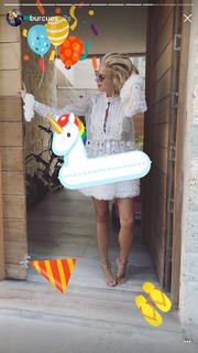 Burcu Esmersoy feet photo thumbnail