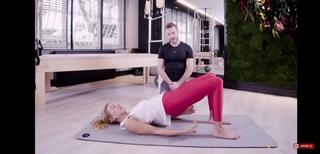 Burcu Esmersoy feet photo thumbnail