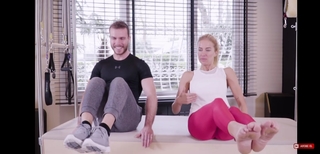 Burcu Esmersoy feet photo thumbnail