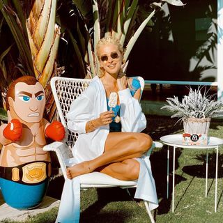 Burcu Esmersoy feet photo thumbnail