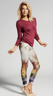 Burcu Esmersoy feet photo thumbnail