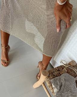 Burcu Esmersoy feet photo thumbnail