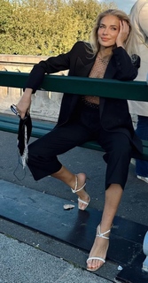 Burcu Esmersoy feet photo thumbnail