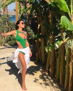 Burcu Kiratli feet photo 7