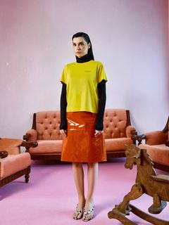 Burcu Kiratli feet photo 2
