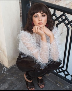 Burcu Özberk feet photo thumbnail