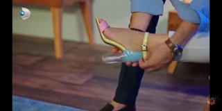 Burcu Özberk feet photo thumbnail