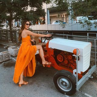 Burcu Özberk feet photo thumbnail