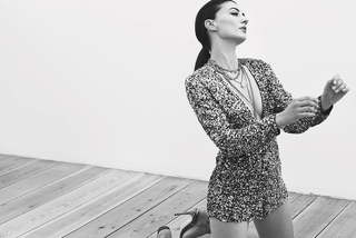Burcu Özberk feet photo thumbnail