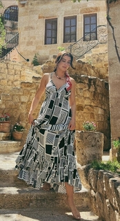 Burcu Özberk feet photo thumbnail