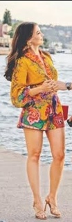 Burcu Özberk feet photo thumbnail
