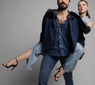 Burcu Özberk feet photo thumbnail
