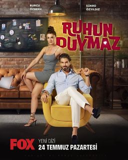 Burcu Özberk feet photo thumbnail