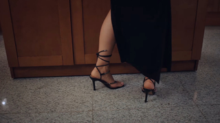 Burcu Özberk feet photo thumbnail