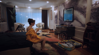 Burcu Özberk feet photo thumbnail