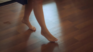 Burcu Özberk feet photo thumbnail